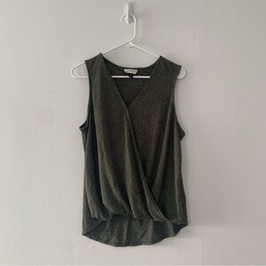 Universal Threads Olive Flowy Tank Top (Size Large)